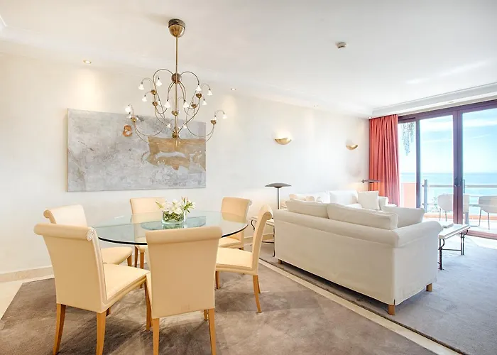 Bahia Εστεπόνα